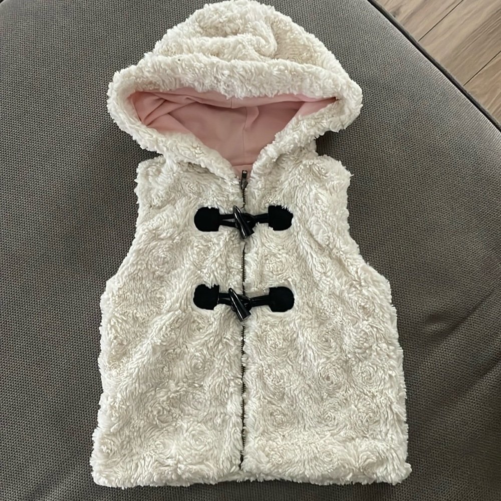 Tucker + Tate faux fur vest